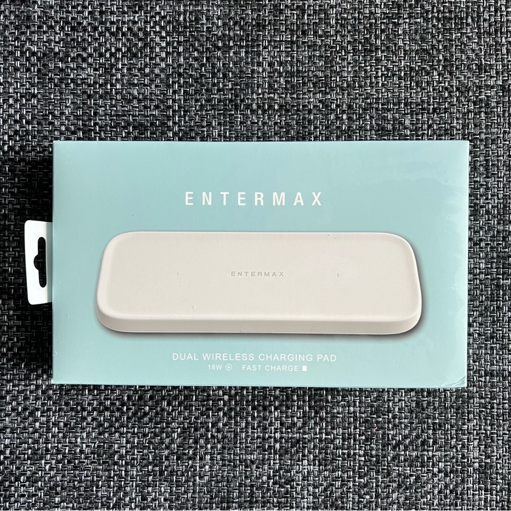 NIB Dual Wireless Charger, ENTERMAX 18W Charging Pad for Multiple Devices